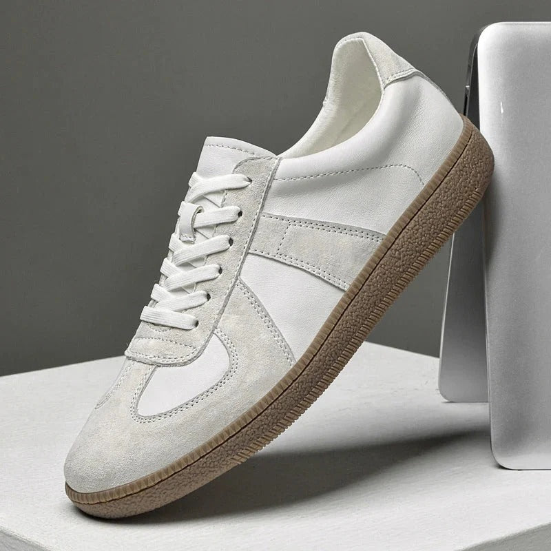 Herr sneakers i mocka med robust yttersula
