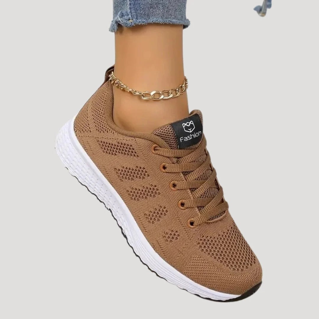 Dam sneakers i mesh med snörning