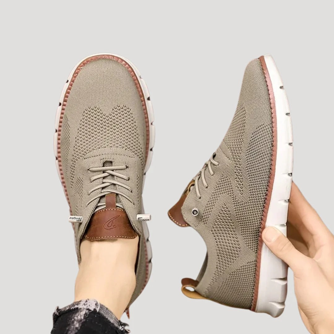 Herr sneakers med stickad ovandel och flexibel sula