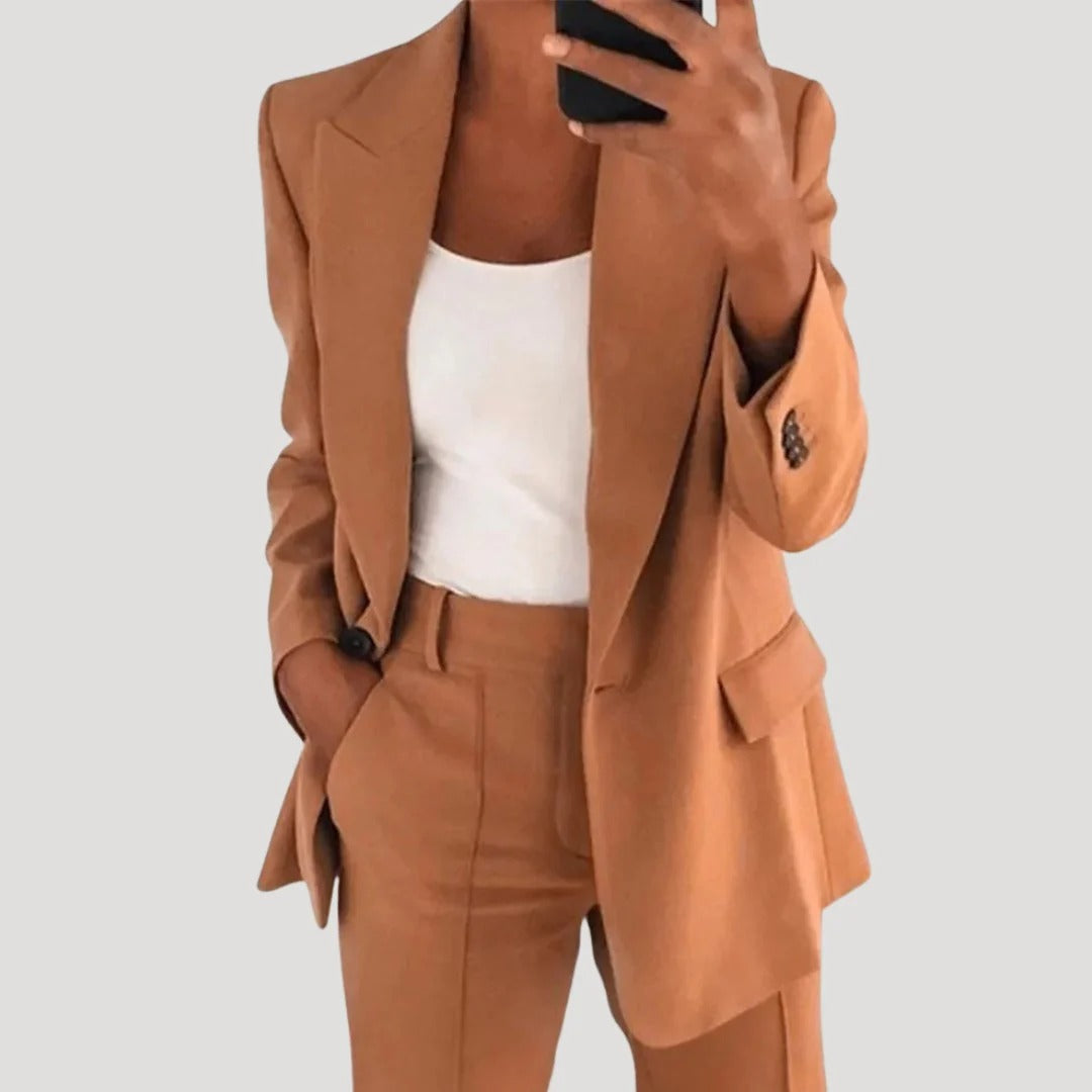 Dam kostymset med blazer och kostymbyxor