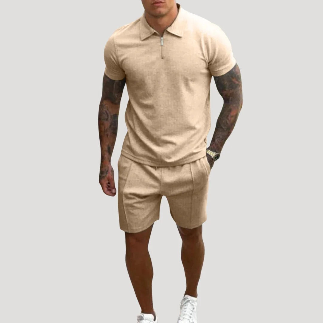 Herr tvådelat set med pikétröja och shorts